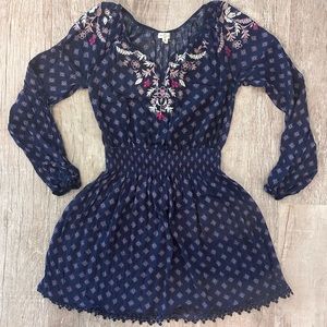 Detailed long sleeve dress of light weight material with cute patterns size M